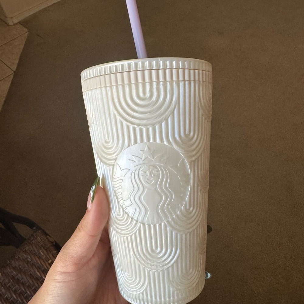 Starbucks 2023 Siren Shell White Pearl Cold Cup 16oz with original straw & lid